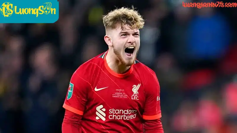Harvey Elliott trong màu áo của Liverpool Harvey Elliott trong màu áo của Liverpool